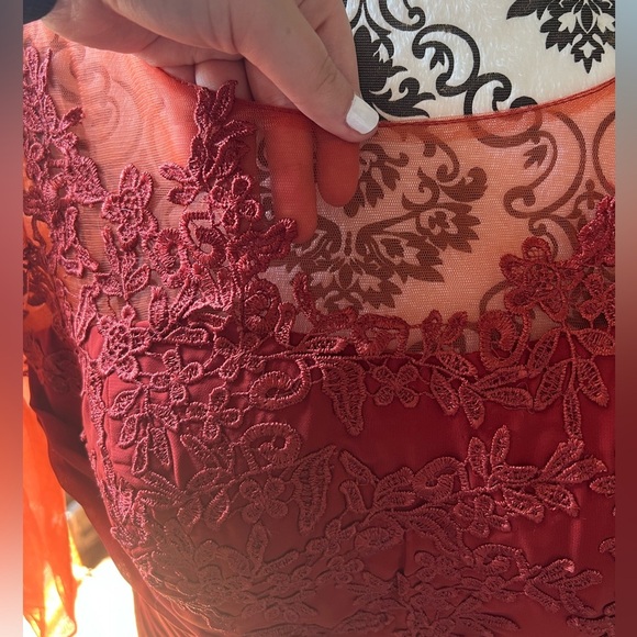 Elegant Burnt Orange/Light Red Lace Evening Dress - Picture 5 of 8